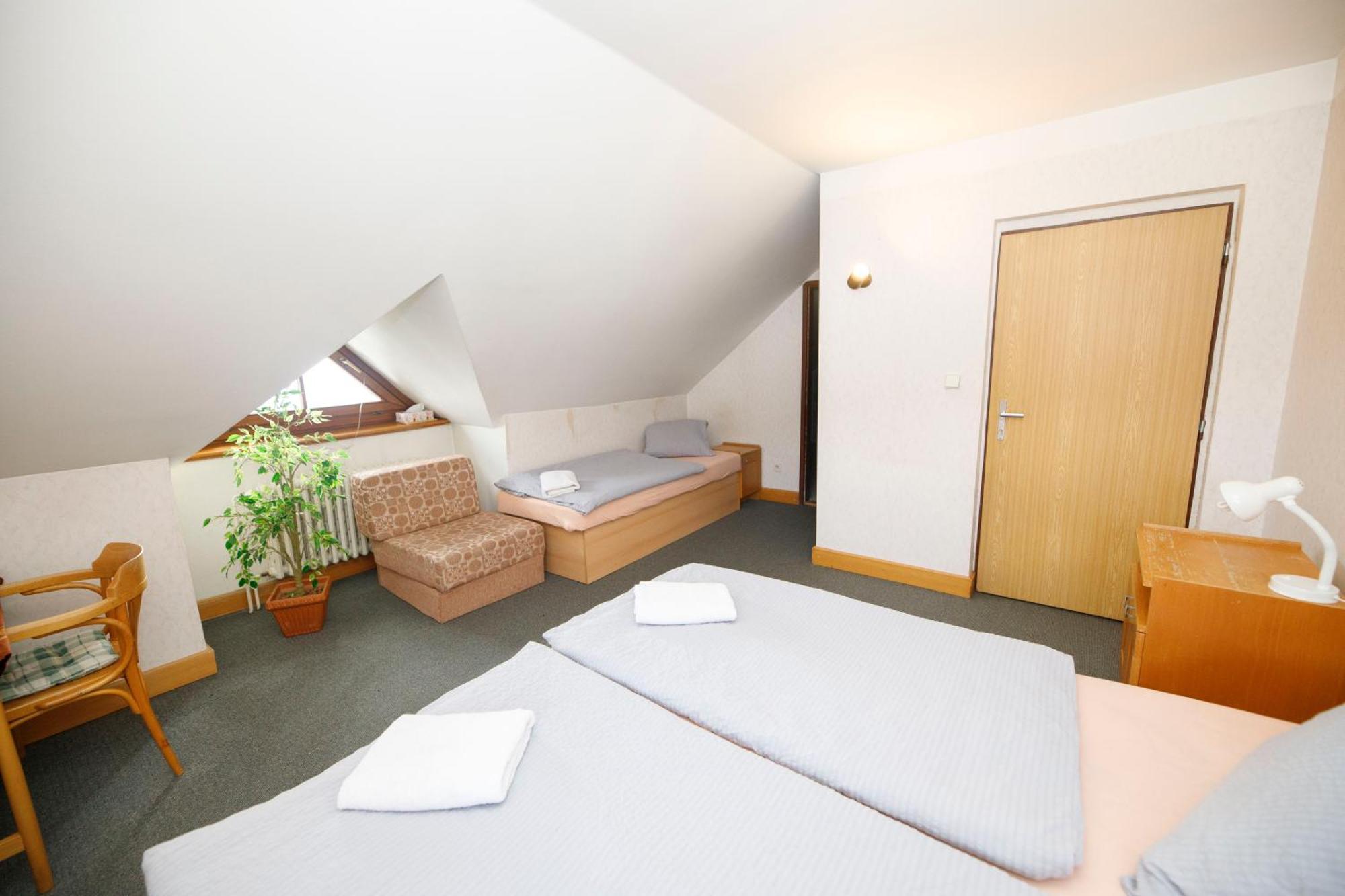 Mala Rennerovka Hotel Strážné Eksteriør billede